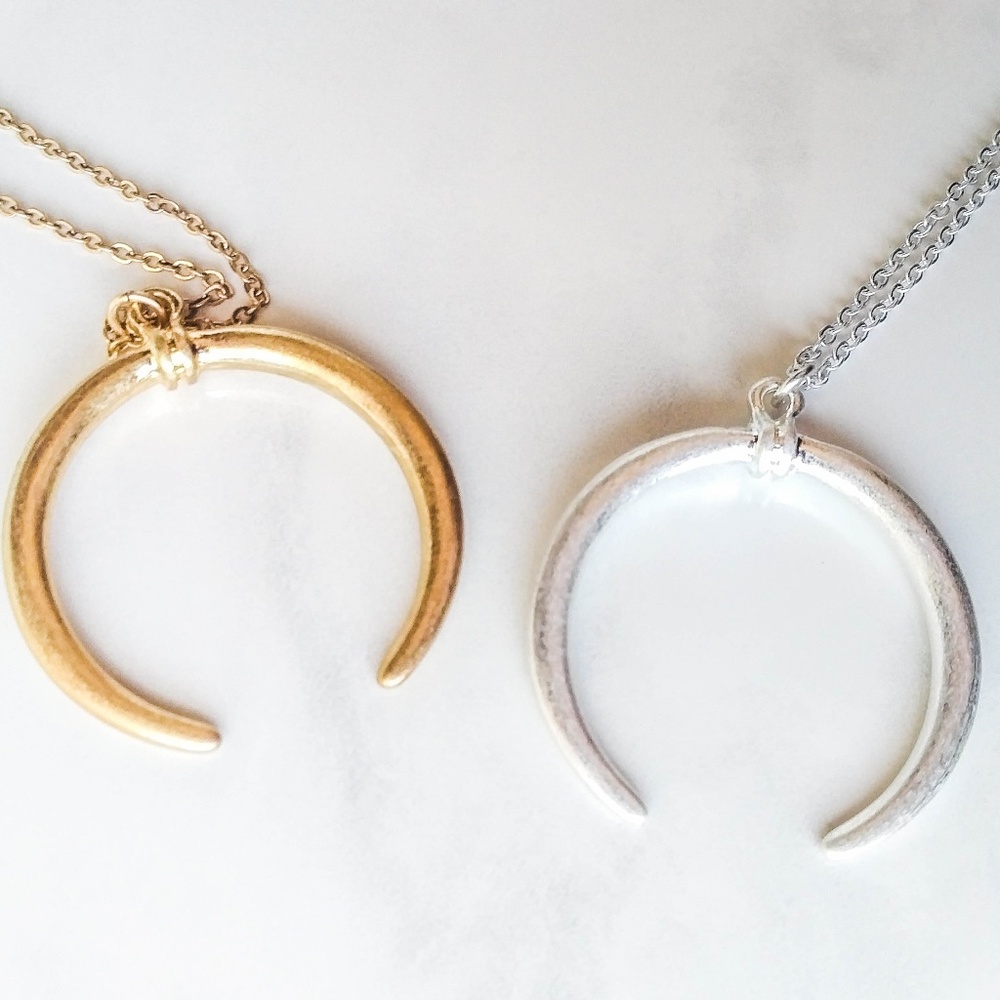 LA3accessories Boho Horn Necklace - 2 Colors